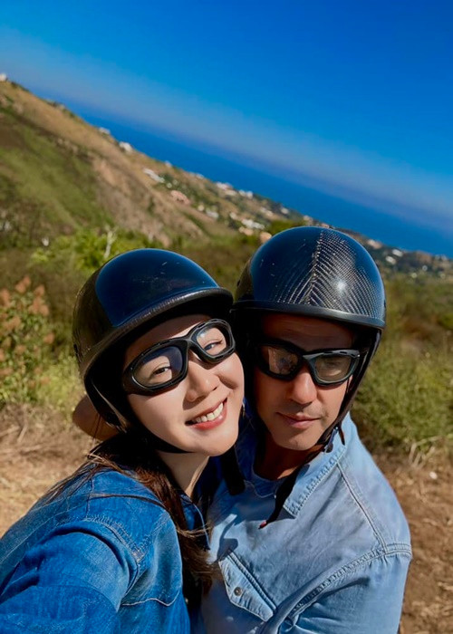 "Tôi thấy cuộc sống còn nhiều bề bộn không thích hợp cho bất kỳ cam kết nào trong tình cảm. Tôi quan niệm hôn nhân là sự hy sinh, nếu không làm được thì đừng dấn thân vào", Arttimes dẫn lời Ngọc Quyên.