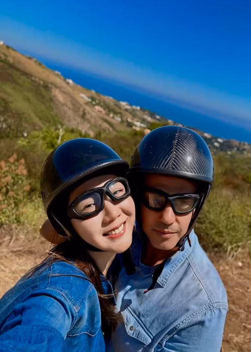 "Tôi thấy cuộc sống còn nhiều bề bộn không thích hợp cho bất kỳ cam kết nào trong tình cảm. Tôi quan niệm hôn nhân là sự hy sinh, nếu không làm được thì đừng dấn thân vào", Arttimes dẫn lời Ngọc Quyên.