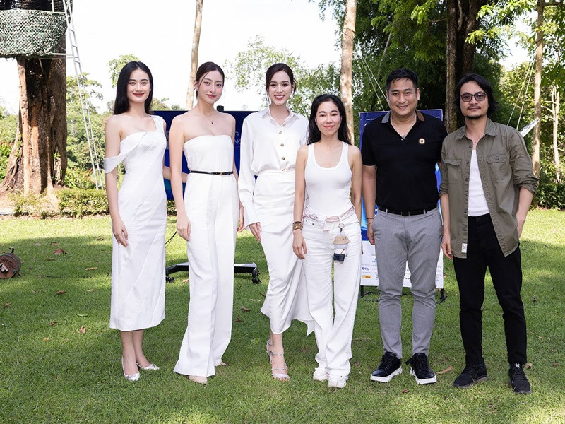 Ý Nhi diện váy trắng lệch vai đọ sắc cùng Lương Thùy Linh và Đỗ Thị Hà.
