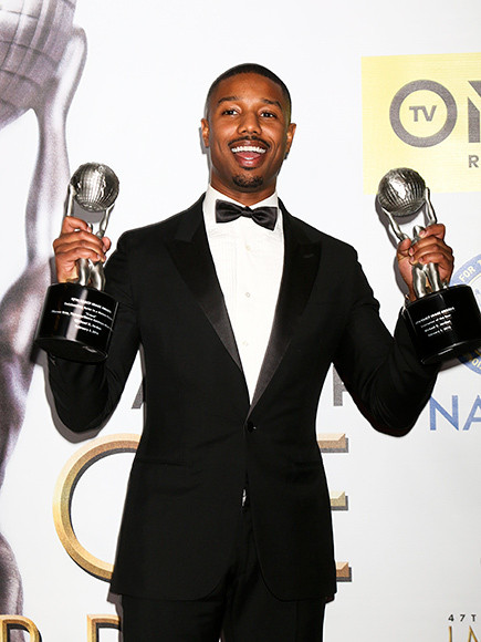 Khi Jenner và nam diễn viên Michael B. Jordan cùng nhau rời khỏi sự kiện Met Gala 2015, mọi người bắt đầu bàn tán về mối quan hệ của hai người. Nhưng thực tế là họ chưa bao giờ hẹn hò mà chỉ coi nhau như bạn bè. (Ảnh: IMAGECOLLECT)