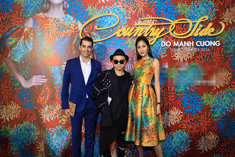 Sắp tới đây, Farung Yuthithum sẽ có mặt ở Việt Nam để tham dự show diễn Thu Đông 2016 của NTK Đỗ Mạnh Cường (giữa). 