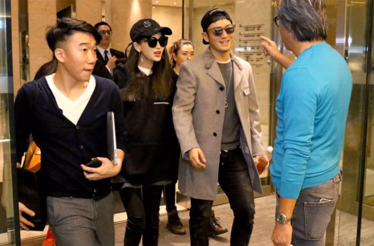 Huynh Hieu Minh thue ve si khi dua Angelababy di an trua-Hinh-6