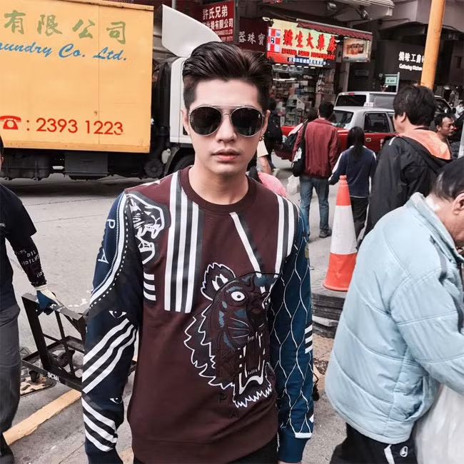 Để chuẩn bị cho lễ trao giải Mnet Asian Music Awards 2016 ( MAMA 2016), Noo Phước Thịnh và dàn nghệ sĩ Hàn quốc đã có mặt tại Hong Kong vào chiều ngày 1/12. MAMA ra đời từ năm 1999 với mục đích kết nối các quốc gia ở châu Á bằng âm nhạc. Kể từ đó MAMA đã trở thành liên hoan âm nhạc hàng đầu ở châu Á.