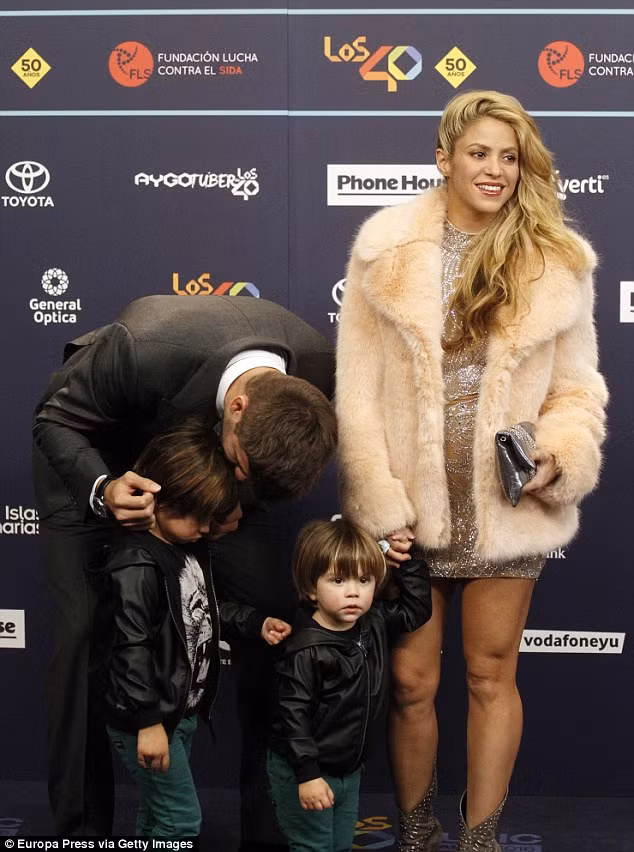 Hai người quen nhau vào năm 2010 trên phim trường quay MV Waka Waka và mối quan hệ của họ xuôi chèo mát mái từ đó đến nay. (Ảnh: Getty Images)