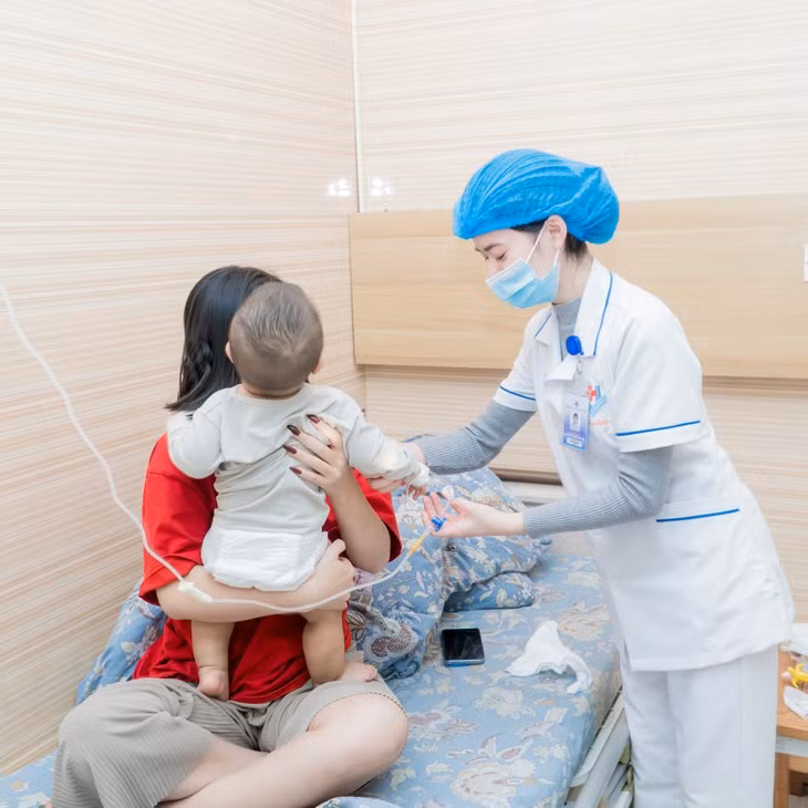 Tre so sinh chay dich lien tuc sau rung ron, khong ngo polyp ron