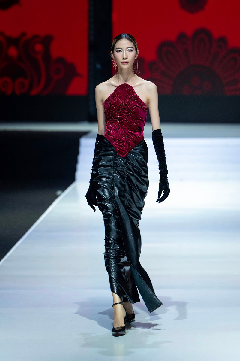 NSX Hoàng Quân cũng dành những lời khen cho bộ sưu tập mới của Phạm Trần Thu Hằng.