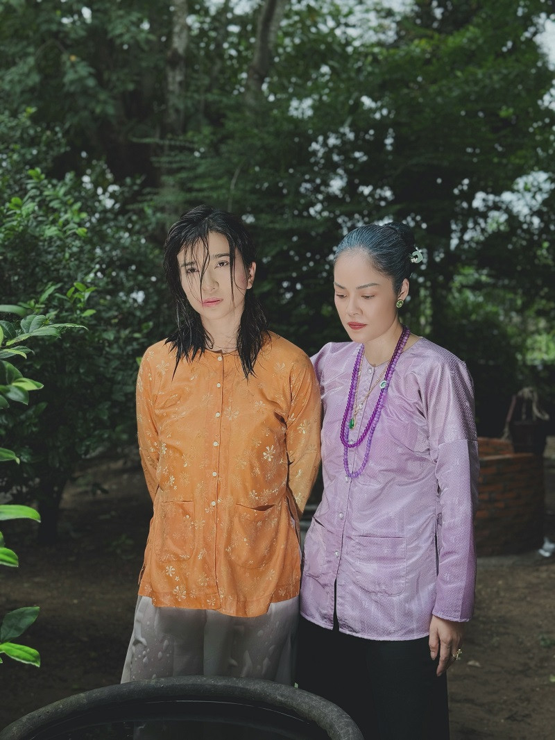 Sự thành công của những cảnh quay này không chỉ nhờ vào sự cố gắng của từng cá nhân mà còn bởi sự phối hợp ăn ý giữa các diễn viên. Kim Tuyến, Thúy Diễm và Dương Cẩm Lynh đã có nhiều năm làm việc chung và hiểu rõ nhau. Chính vì vậy, họ có thể phối hợp nhịp nhàng, tạo nên những thước phim đầy cảm xúc.