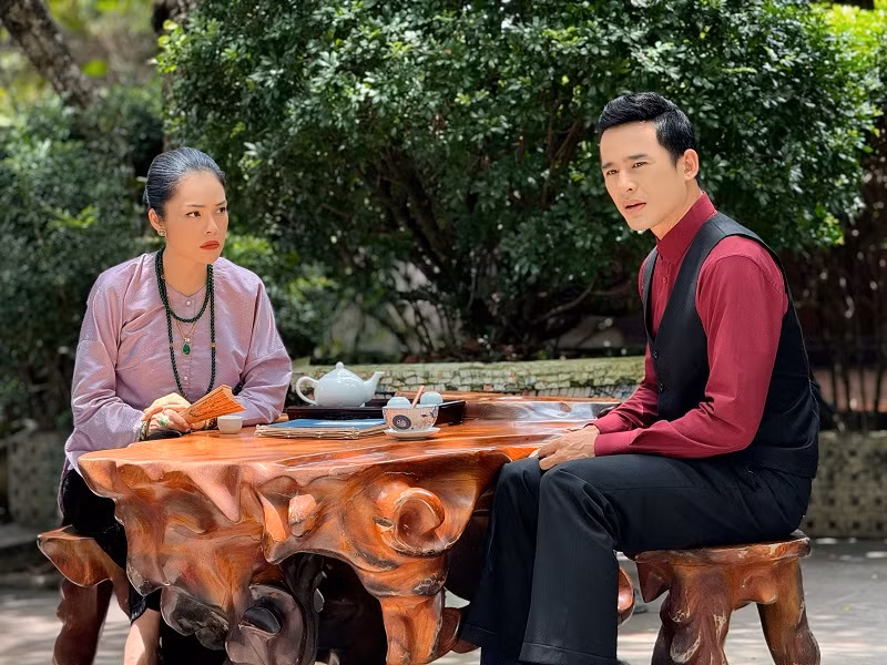 Trong nhiều lần chia sẻ, Dương Cẩm Lynh cho biết, cô rất trân trọng những cơ hội được hợp tác trong phim xưa đặc biệt là trong dự án đánh dấu sự trở lại của mình sau nhiều năm vắng bóng. Những cảnh quay "bạo lực" tuy vất vả nhưng mang đến cho họ nhiều trải nghiệm đáng nhớ.