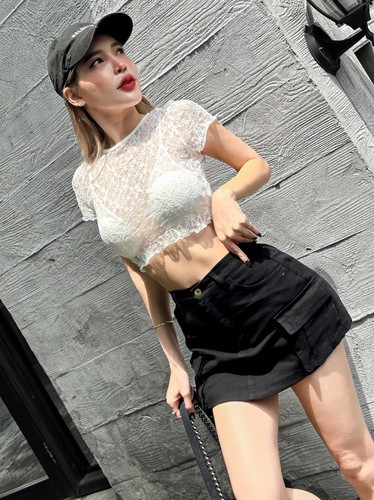 Theo tìm hiểu, hot girl Chernas Rutthanasarin hiện đang sinh sống và làm việc tại Bangkok, Thái Lan.