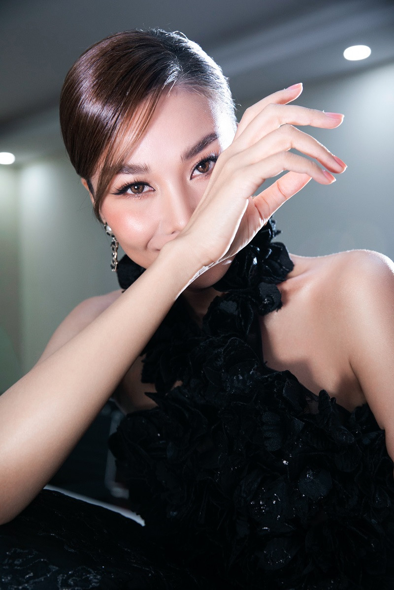 Thanh Hằng là tên tuổi đình đám của làng mốt Việt. Cô được nhiều nhà thiết kế chọn mặt gửi vàng trình diễn những vị trí quan trọng trong các show thời trang.