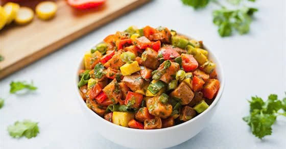  Nâng cao chất lượng giấc ngủ: trong loại quả này còn chứa vitamin B6 và Magie, đây là 2 chất mà khi kết hợp có thể làm giảm lo lắng, căng thẳng thần kinh và giúp tăng cường hệ miễn dịch. Ngoài ra, Vitamin B6 còn giúp sản sinh ra Melatonin đây là chất giúp nâng cao chất lượng giấc ngủ, giúp bạn ngủ ngon hơn. Ảnh minh họa