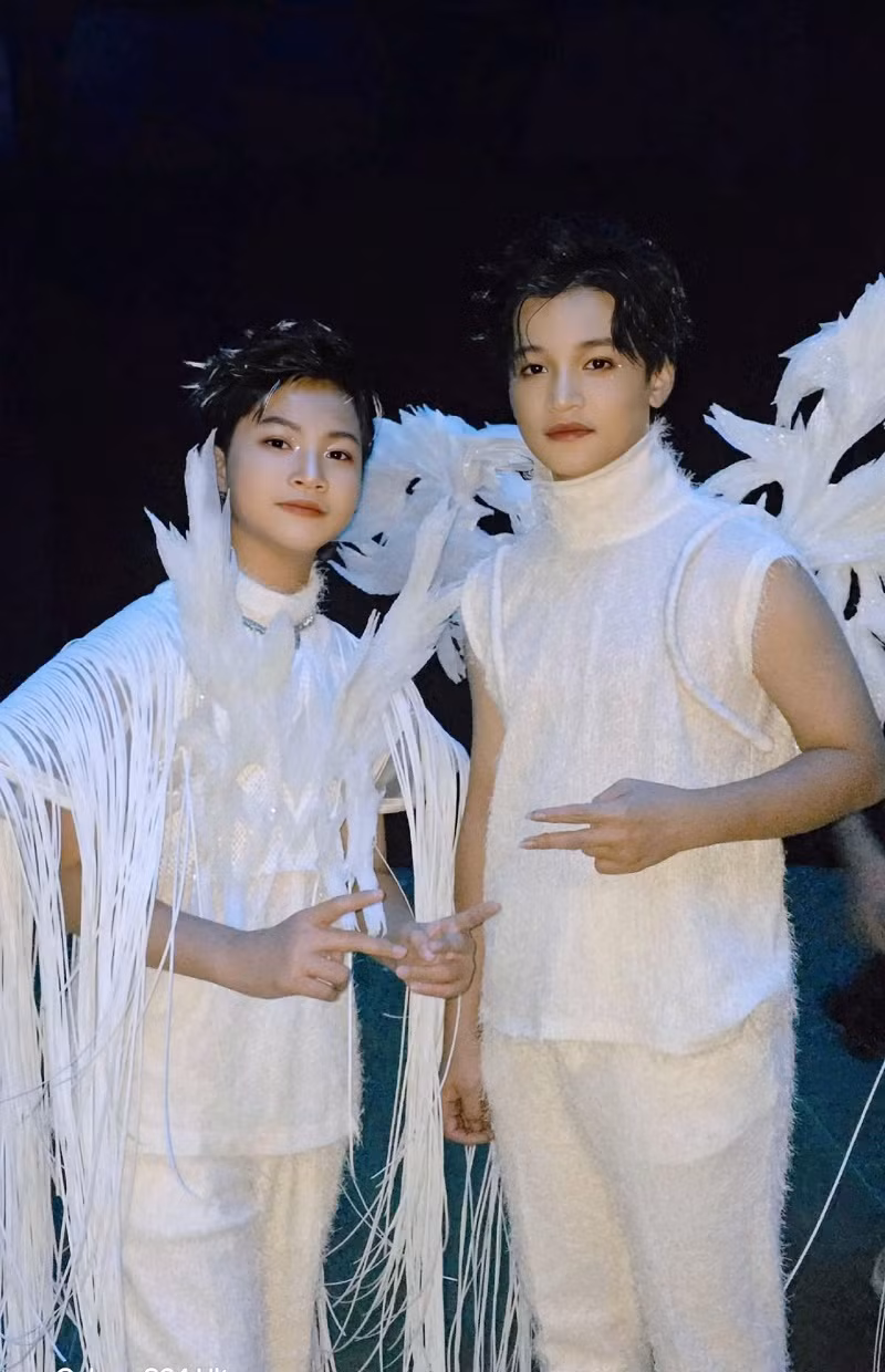 Tuy tham gia làng mẫu chưa lâu nhưng Phong Thiên đã sở hữu hàng loạt dấu ấn đáng kể khi góp mặt trong các chương trình thời trang lớn như: Thailand Fashion Week, Luxury Brand Global Fashion Week, Vietnam International Fashion Week, Vietnam Junior Fashion Week…