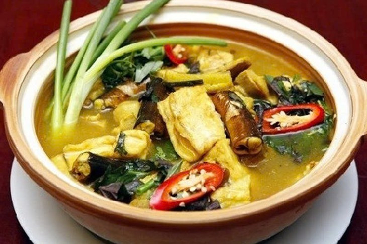  Giảm nguy cơ bệnh tim mạch: Cá chạch chứa nhiều chất béo không bão hòa, đặc biệt là axit béo omega-3. Đây là một loại axit béo có lợi cho tim mạch. Theo Hiệp hội Tim mạch Hoa Kỳ (American Heart Association - AHA), các loại cá giàu omega-3 như cá chạch giúp giảm mức cholesterol xấu (LDL) và triglyceride trong máu, từ đó giảm nguy cơ mắc các bệnh tim mạch. Ảnh minh họa