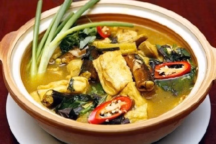  Giảm nguy cơ bệnh tim mạch: Cá chạch chứa nhiều chất béo không bão hòa, đặc biệt là axit béo omega-3. Đây là một loại axit béo có lợi cho tim mạch. Theo Hiệp hội Tim mạch Hoa Kỳ (American Heart Association - AHA), các loại cá giàu omega-3 như cá chạch giúp giảm mức cholesterol xấu (LDL) và triglyceride trong máu, từ đó giảm nguy cơ mắc các bệnh tim mạch. Ảnh minh họa