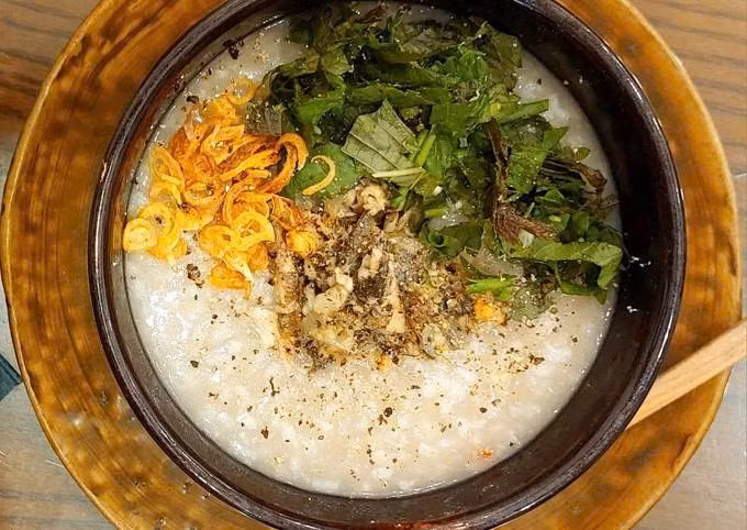  Bảo vệ mạch máu: Chạch chứa niacin, có thể làm giãn mạch máu, hạ cholesterol và nồng độ triglyceride trong máu, có thể điều chỉnh rối loạn lipid máu, giảm thiểu mức độ xơ cứng động mạch vành, làm giảm tỷ lệ mắc các bệnh như nhồi máu cơ tim, phòng chống bệnh tim mạch hiệu quả. Ảnh minh họa