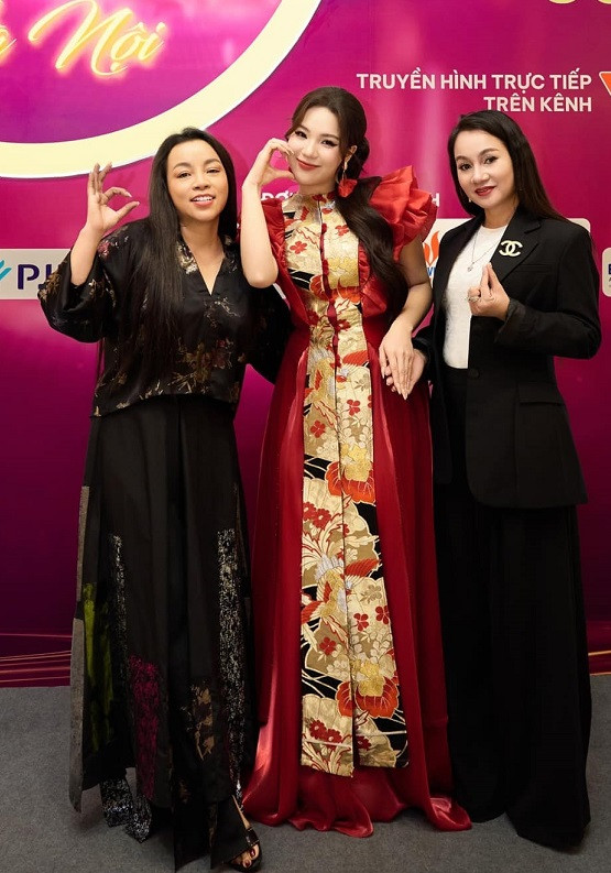 Không chỉ được NSND Nhật Thuận giúp đỡ, Minh Phương còn được NSƯT Tố Nga dìu dắt, rèn luyện thêm bằng việc tham gia các cuộc thi âm nhạc mà khởi đầu là Giọng hát hay Hà Nội 2024.