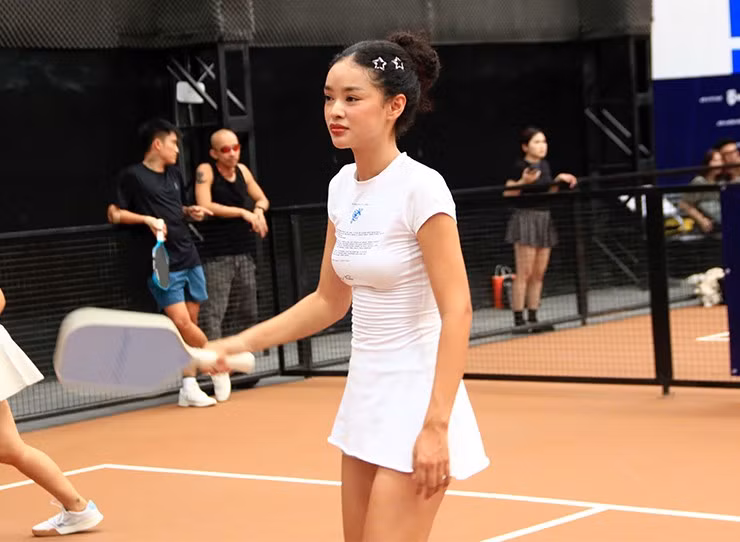 Người chơi sẽ thi đấu đôi với các bảng thi đấu vòng tròn, điểm số dựa trên các cột mốc 11, 15 và 11 điểm chạm ở các giai đoạn khác nhau của giải.