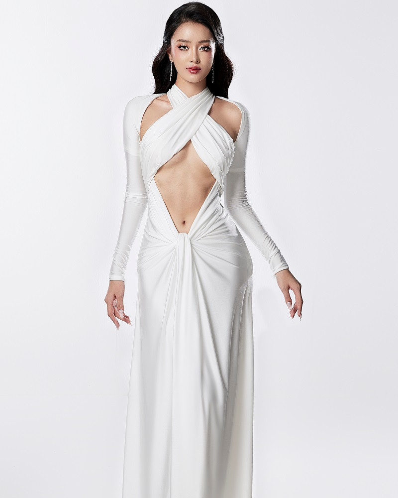 Buổi lễ trao sash cho các thí sinh Miss Intercontinental 2024 có sự tham gia của ban tổ chức cuộc thi và đại diện nhan sắc đến từ hơn 60 quốc gia trên toàn cầu.