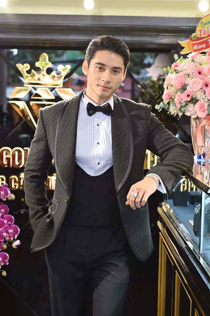 Nam vuong Tuan Ngoc dat muc tieu vao Top 5 Mr World 2024