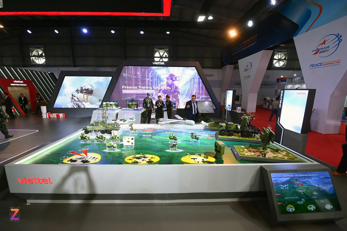 Triển lãm năm nay có sự tham gia của hơn 240 doanh nghiệp công nghiệp quốc phòng đến từ 49 quốc gia.