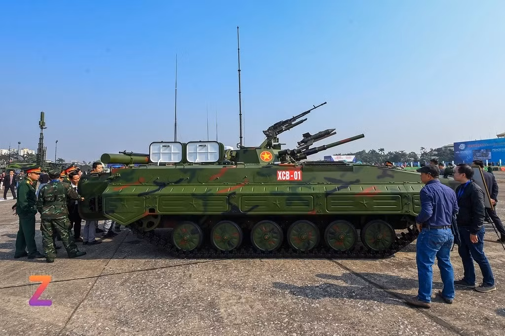 Nhiều sản phẩm của Việt Nam trưng bày, giới thiệu tại triển lãm do các cơ quan, đơn vị của Bộ Quốc phòng, như: Tổng cục Công nghiệp quốc phòng, Quân chủng Phòng không - Không quân, Quân chủng Hải quân, Học viện Kỹ thuật quân sự, Trung tâm Nhiệt đới Việt - Nga, Binh chủng Tăng thiết giáp, Binh chủng Hóa học, Viện Khoa học và Công nghệ Quân sự, Tập đoàn Công nghiệp - Viễn thông Quân đội (Viettel) và các công ty thương mại, dịch vụ của Bộ Quốc phòng nghiên cứu, chế tạo.