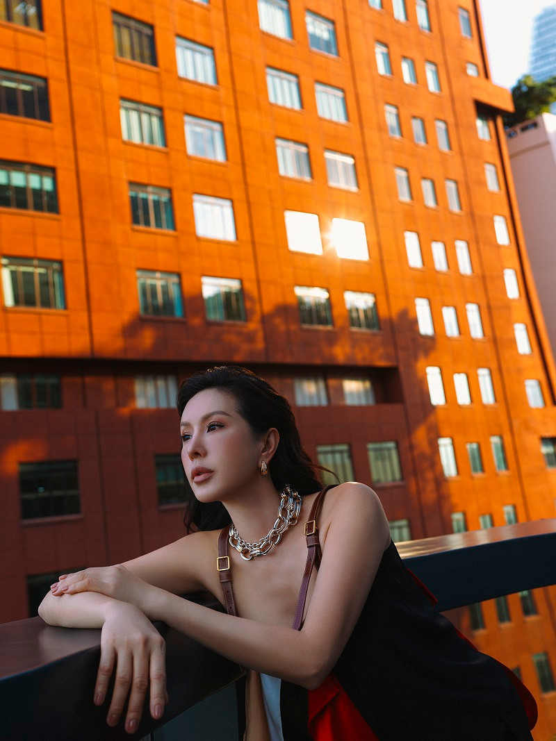 Bên cạnh những buổi quây quần ý nghĩa bên người thân yêu cùng gia đình, cô còn sắp xếp thời gian đi nghỉ dưỡng, khám phá hai đất nước Pháp và Hàn Quốc.