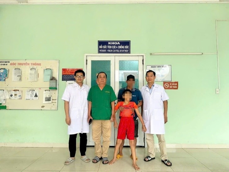 Cuu song benh nhi sot xuat huyet suy tang nang-Hinh-2