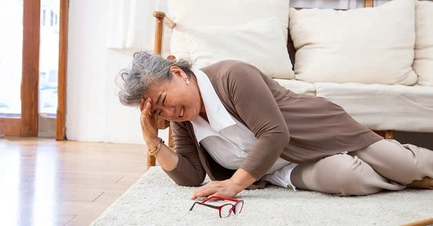 Cach phong ngua dot quy o nguoi cao tuoi khi troi lanh