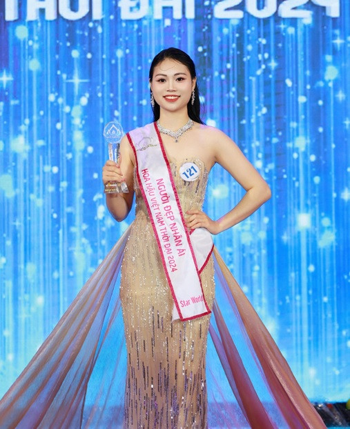 Nu sinh 20 tuoi dang quang Hoa hau Viet Nam Thoi dai 2024-Hinh-10