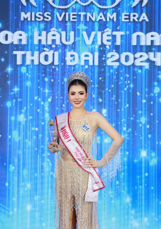 Nu sinh 20 tuoi dang quang Hoa hau Viet Nam Thoi dai 2024-Hinh-7