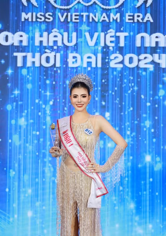 Nu sinh 20 tuoi dang quang Hoa hau Viet Nam Thoi dai 2024-Hinh-7