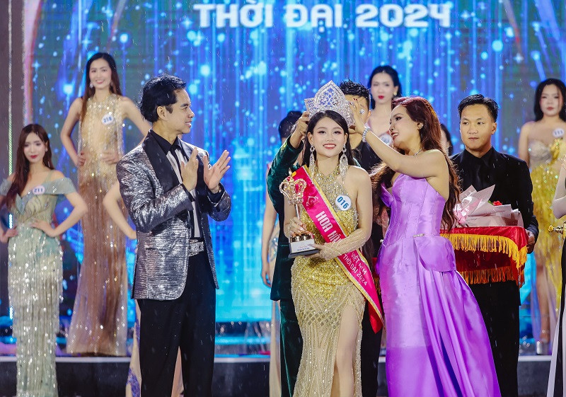 Nu sinh 20 tuoi dang quang Hoa hau Viet Nam Thoi dai 2024-Hinh-2
