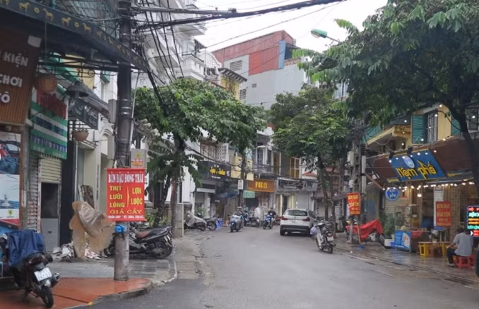 ...và quang cảnh ngày nay nhìn từ ngã ba phố Đông Thái (5/12/2020).