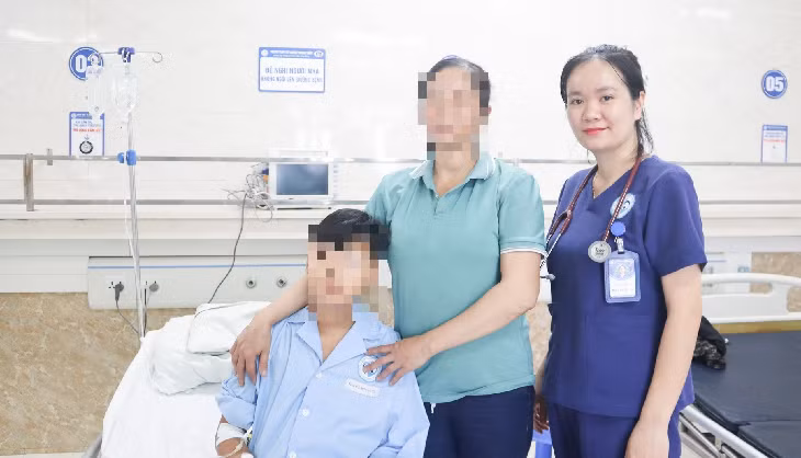 Be trai 13 tuoi bi bien chung nghiem trong cua benh dai thao duong