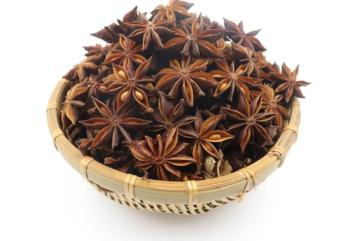  Giúp duy trì sự cân bằng nội tiết tố: Hồi có một số đặc tính bắt chước hormone nhất định và khả năng điều chỉnh sự dao động hormone trong cơ thể. Trà cũng hỗ trợ các vấn đề từ giấc ngủ đến hội chứng tiền kinh nguyệt. Trà hồi thậm chí có thể ổn định chu kỳ kinh nguyệt. Ảnh minh họa