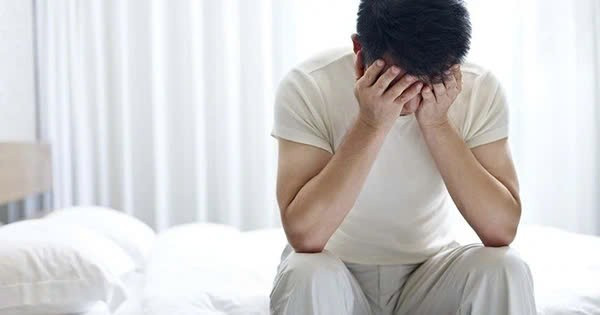  Căng thẳng tâm lý kéo dài: Căng thẳng kéo dài đã được chứng minh là có ảnh hưởng xấu đến chức năng sinh sản bằng cách phá vỡ sự cân bằng nội tiết tố và giảm sản xuất tinh trùng. Nồng độ hormone căng thẳng cao, chẳng hạn như cortisol, có thể làm giảm khả năng vận động của tinh trùng và làm giảm chất lượng tinh dịch. Ảnh minh họa