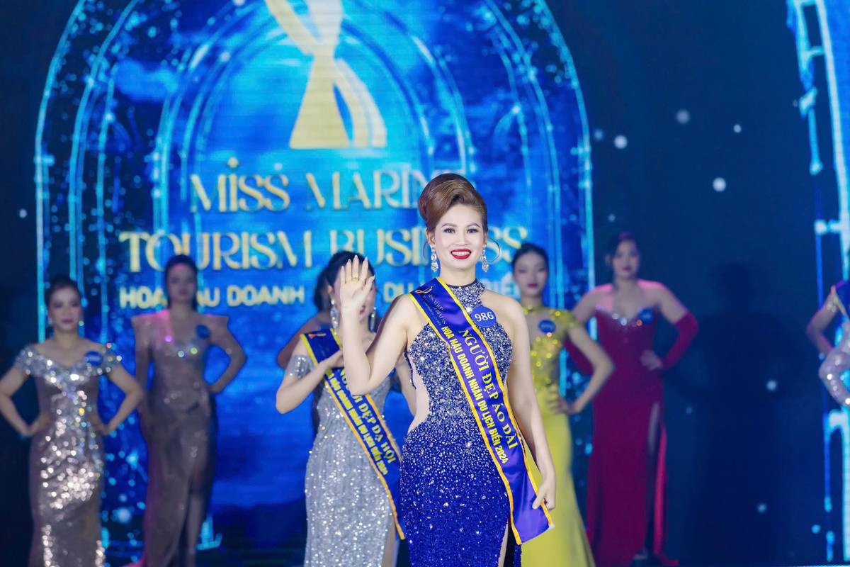 Trong đêm chung kết Hoa hậu Doanh nhân Du lịch Biển 2024, diễn ra tối 29/11, Nguyễn Thị Lệ Hồng đoạt vương miện hoa hậu. Danh hiệu á hậu 1 thuộc về thí sinh Trần Thị Thanh Hồng đến từ TP HCM. Ngoài danh hiệu á hậu 1, Trần Thị Thanh Hồng còn đoạt giải thưởng phụ Người đẹp Áo dài.