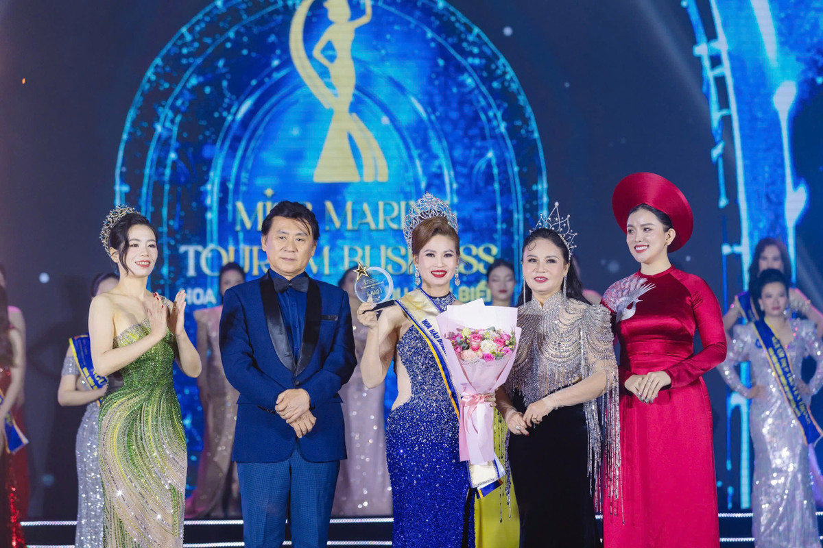 Trần Thị Thanh Hồng không chỉ gây ấn tượng với vẻ đẹp duyên dáng, phong thái tự tin, mà còn bởi tài năng và sự bản lĩnh.