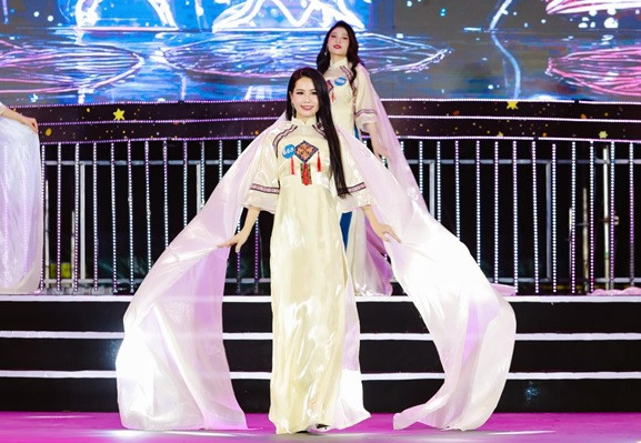 My nhan que Phu Tho dang quang Hoa hau Thuong hieu Viet Nam 2024-Hinh-7