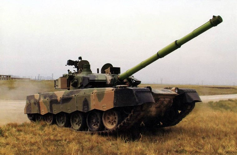 Một số nguồn tin còn cho rằng, Myanmar có trong biên chế dòng xe tăng chiến đấu tiên tiến MBT-2000 do Trung Quốc hợp tác với Pakistan sản xuất. Ảnh minh họa