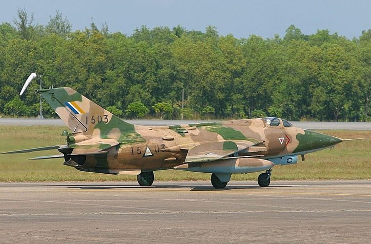 Máy bay cường kích chủ lực của Không quân Myanmar A-5C do công ty Nanchang (Trung Quốc) sản xuất. A-5C có khả năng mang 2 tấn vũ khí trên 10 giá treo gồm: tên lửa không đối không, bom và rocket.