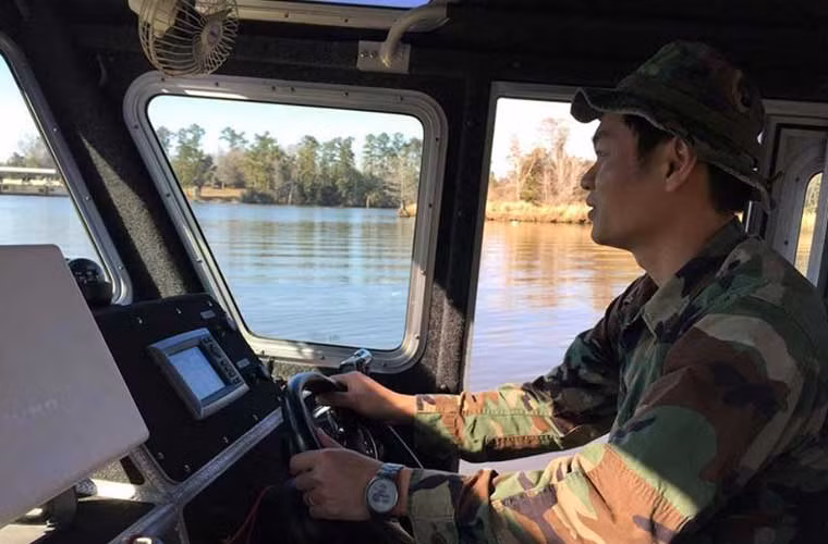 Ảnh: sĩ quan Cảnh sát biển Việt Nam đang được huấn luyện ở Mỹ.