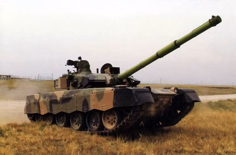 Một số nguồn tin còn cho rằng, Myanmar có trong biên chế dòng xe tăng chiến đấu tiên tiến MBT-2000 do Trung Quốc hợp tác với Pakistan sản xuất. Ảnh minh họa
