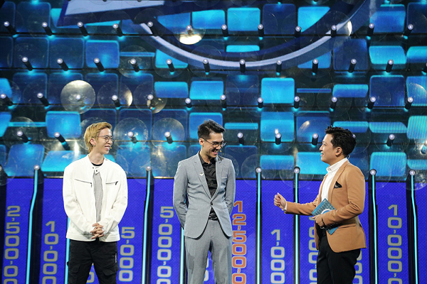 ViruSs cùng Pew Pew đã trở thành cặp đôi ăn ý khi trong số đầu tiên của chương trình 'Tường Lửa'. Cả hai đem về số tiền thưởng 349.890.000 đồng, phá vỡ kỉ lục giải thưởng tiền mặt dành cho người chơi gameshow tại Việt Nam sau một đêm duy nhất.