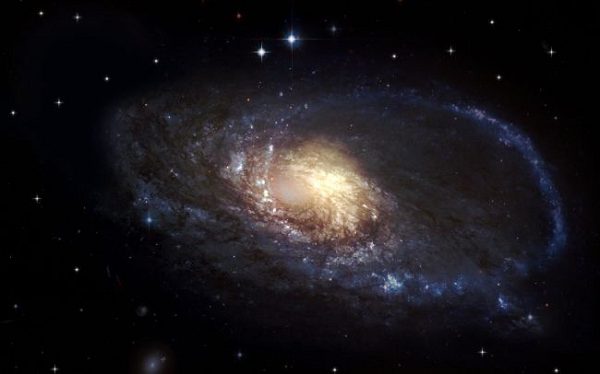 Hố đen ước tính nặng gấp khoảng 30 triệu lần Mặt Trời này đã hút một ngôi sao ở gần và xé toạc nó bằng lực cực mạnh.