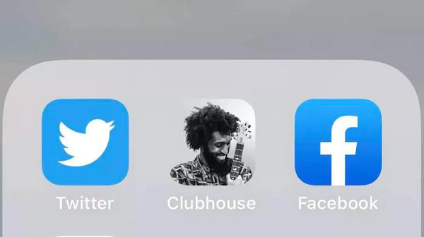 Tờ The Information tiết lộ rằng Clubhouse được định giá khoảng 1 tỷ USD, tức giá trị của công ty đã tăng gấp 10 lần kể từ vòng gọi vốn series A diễn ra vào tháng 5 năm ngoái, do Andreessen Horowitz dẫn đầu.