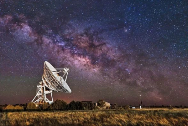 Sao neutron là một ngôi sao như Mặt trời của chúng ta khi dần cạn nặng lượng sẽ bùng lên thành ngôi sao đỏ khổng lồ, sau đó dần sụp đổ, co hẹp lại thành sao lùn trắng. Sau một thời gian sao lùn trắng "chết" lần thứ 2 trong một vụ nổ siêu tân tinh, trơ lại một lõi vật chất siêu năng lượng là sao neutron.