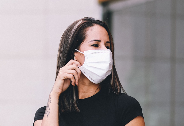 Hiện tại, công ty cũng đã triển khai bán trên các trang thương mại điện tử quốc tế như: Ozon tại Nga, Jumia tại Châu Phi, trên Etsy, trên Rakuten của Nhật. Wakamono cũng dự định sớm đưa khẩu trang của mình lên Amazon để rao bán trong thời gian sớm nhất có thể.