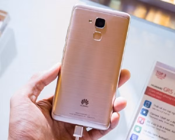 Cụ thể, hãng điện thoại Huawei đã chọn Mỹ Tâm để quảng bá cho điện thoại GR5.