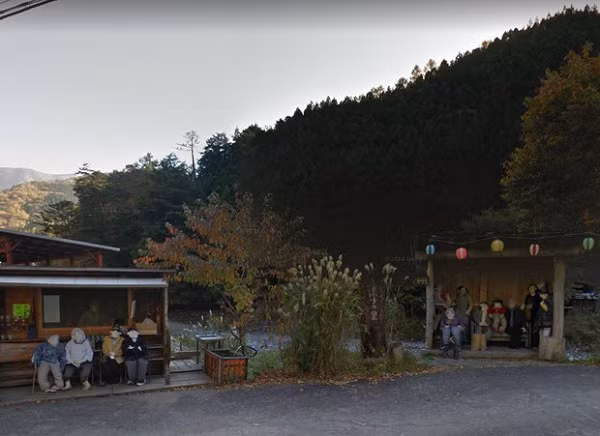 Ngôi làng "búp bê ma" ở Nhật Bản không hẳn bị gán cho những câu chuyện huyền bí, chỉ đơn giản là tập tục nơi đây cùng với vẻ ngoài của nó quá đáng sợ so với tâm lý chung của tất thảy mọi người bên ngoài.